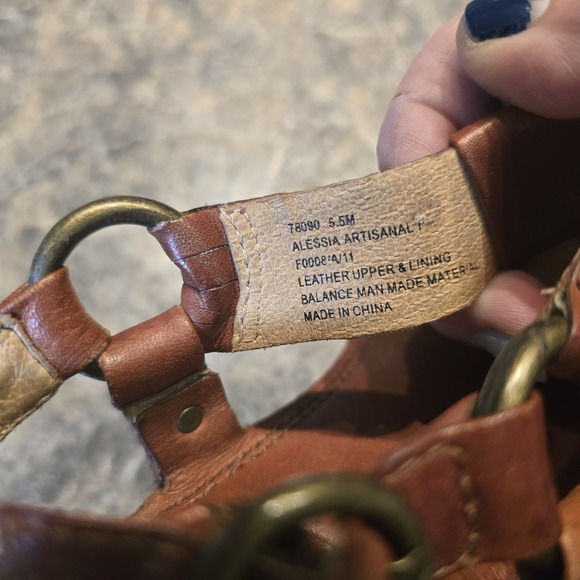 Frye Alessia Artisanal T Strap Sandal 5.5M Cognac Leather Boho Summer Festival - Picture 6 of 7